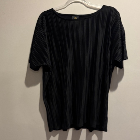 JM Collection Tops - JM Collection Black Pleated Short-Sleeve Tee